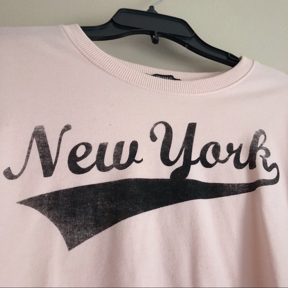 Size M, Forever 21, Cropped Sweatshirt - Picture 2 of 4